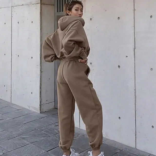 Women Warm Hoodie and Pants Set.